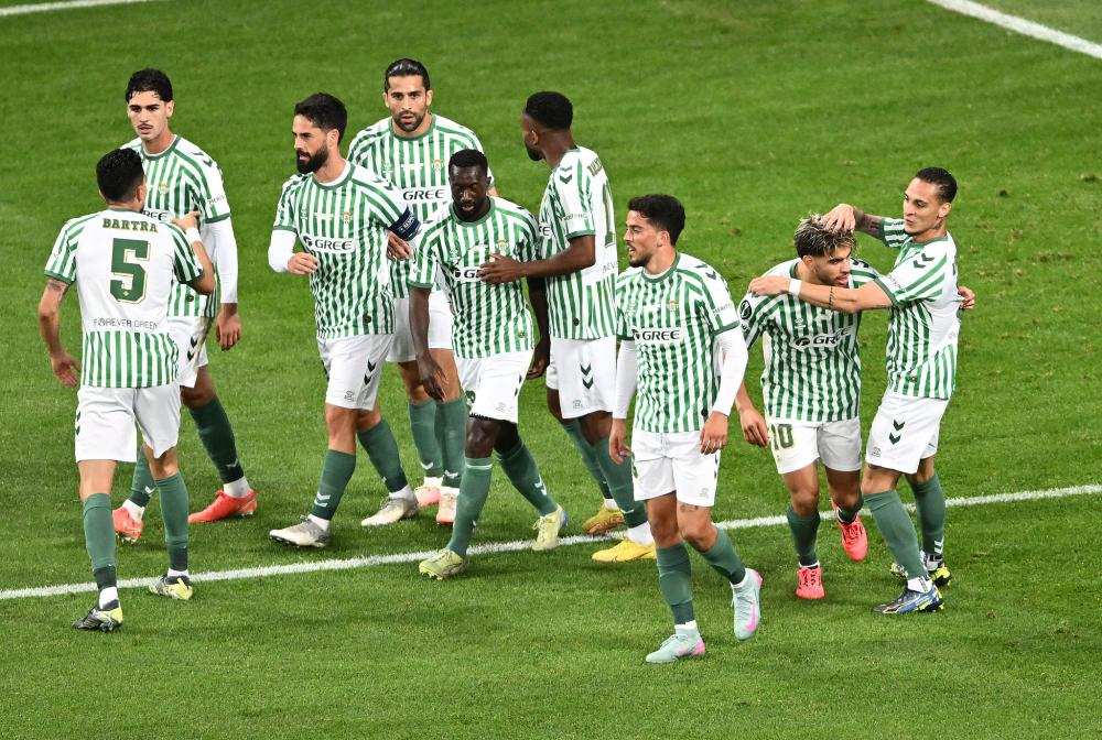 维拉vs阿森纳前瞻：英超前3大战 枪手主力双中卫缺席 谁也难赢