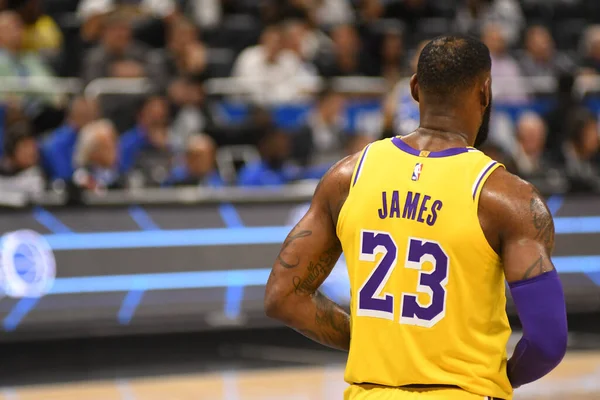 每体：巴萨内部对亚马尔每次客场都成为“头号公敌”感到担忧