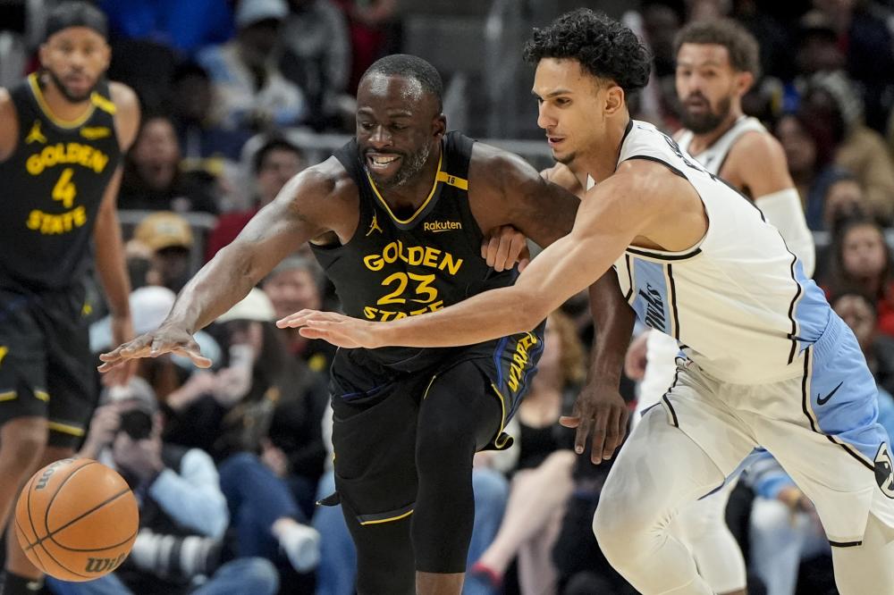 永远的科皇！拜仁在对阵圣保利赛前为科曼补办告别仪式